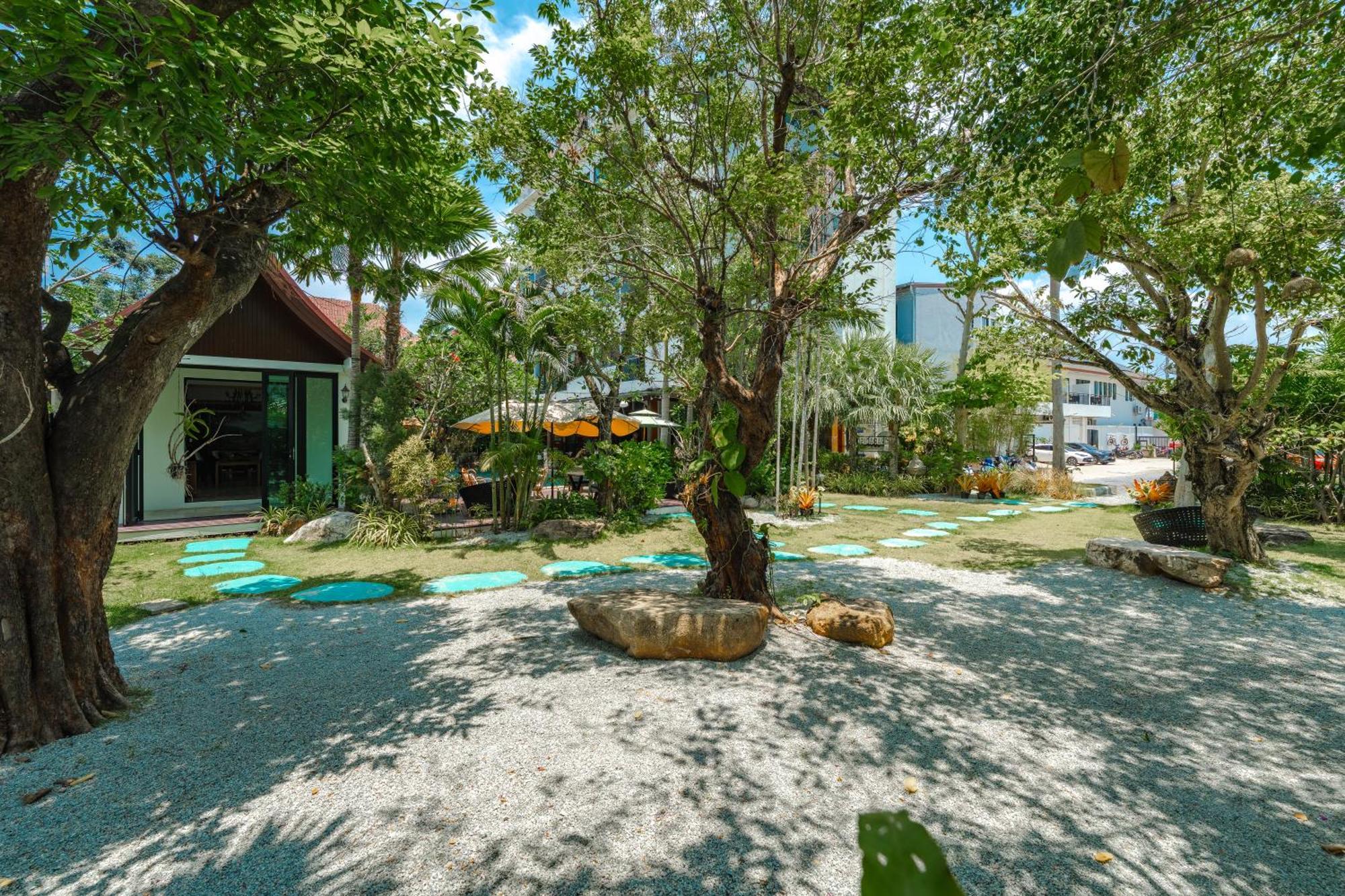 Coco Paradiso Sha Hotel Phuket